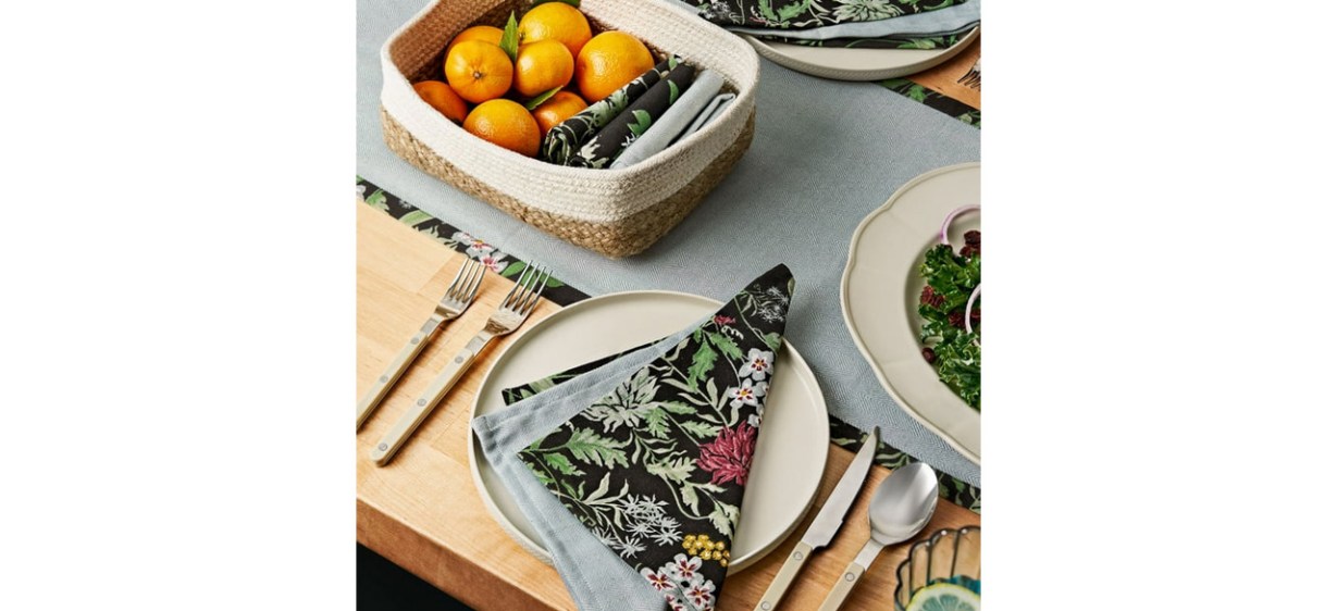 Beautiful by Drew Barrymore 8-Piece Table Linen Set