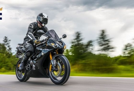 How to use a spine protector when motorcycling