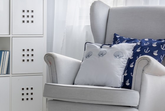 Best nautical throw pillow