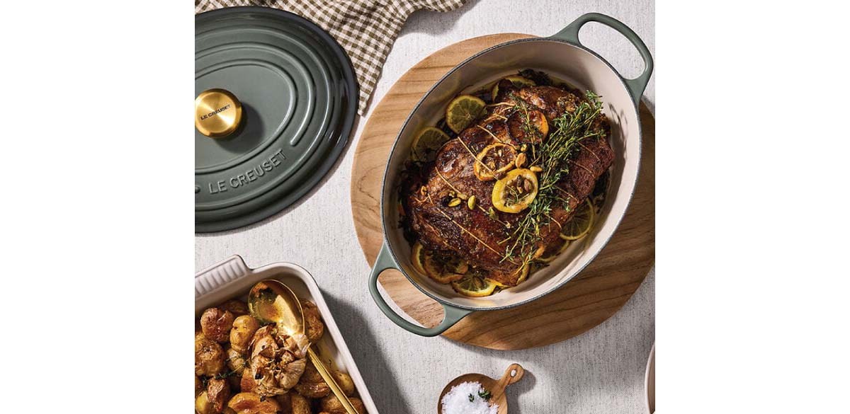 Le Creuset Signature Oval Dutch Oven in Thyme