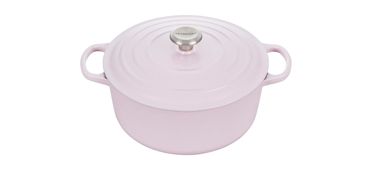 https://cdn6.bestreviews.com/images/v4desktop/image-full-page-cb/kitchen-most-popular-le-creuset-cookware-best-colors-best-le-creuset-5-5-quart-round-dutch-oven.jpg?p=w1228