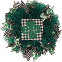 The Holiday Aisle Shamrock Plaid Faux 21'' Wreath